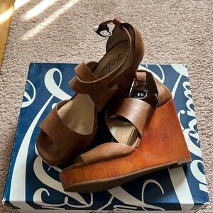 Lucky brand wedges
